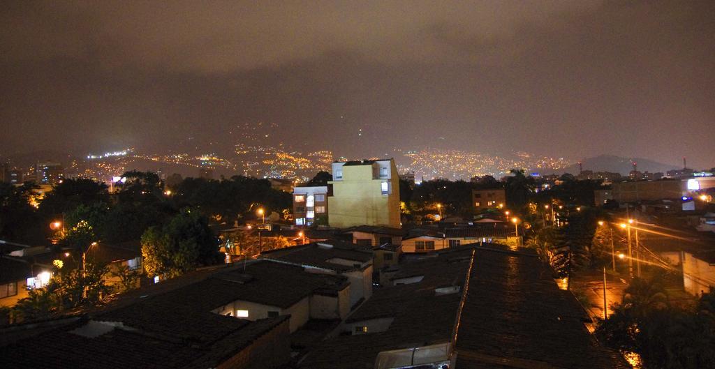 International House Co-Living Hostel Medellin Ngoại thất bức ảnh